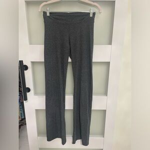 🧑‍🎄🌙 Victoria Sport gray wide bottom sports pants SZ S